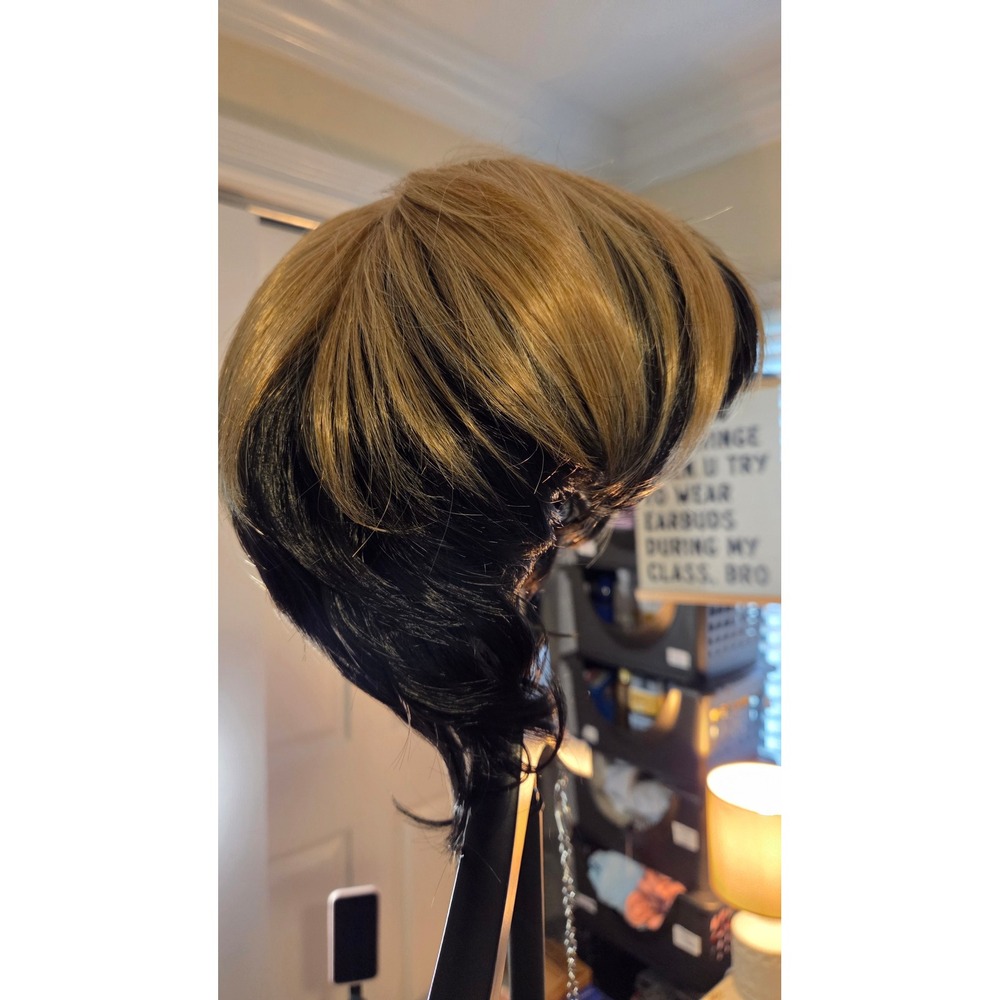 Princess Jane Short Ombre Wig Black Gold Blonde Layered Synthetic JY37037